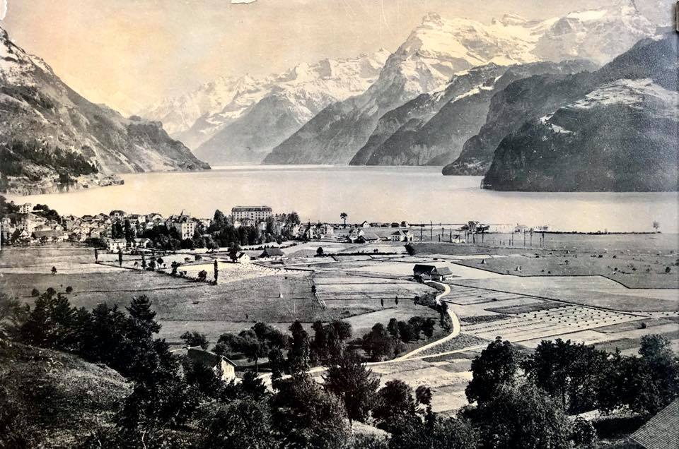 Brunnen - Blick auf Dorf und Urnersee